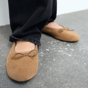 BOW SUEDE BALLET FLATS